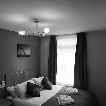 White House 2* Blackpool