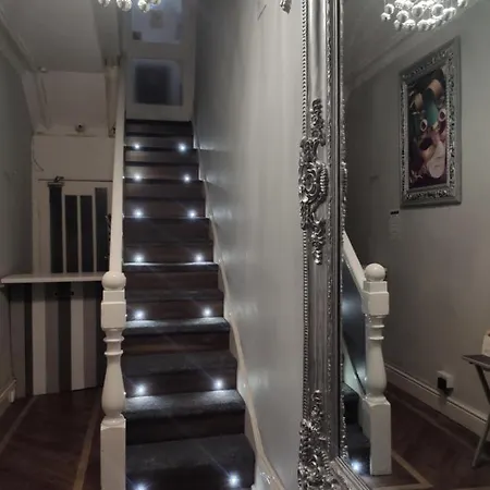 Mardi Gras Bed & Breakfast Blackpool