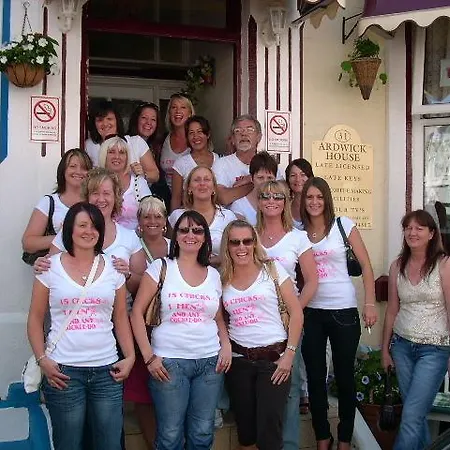 Ardwick House Bed & Breakfast 2*
