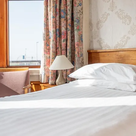 The Headlands 3*