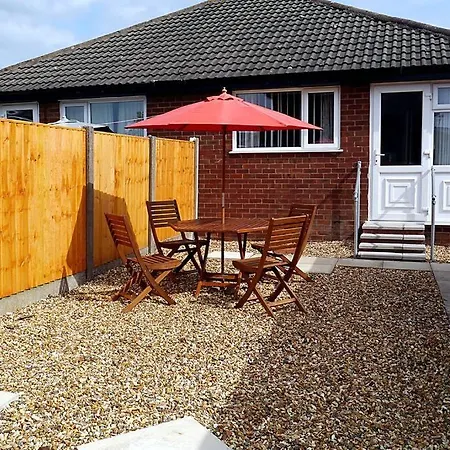 Bee Bungalow In Blackpool