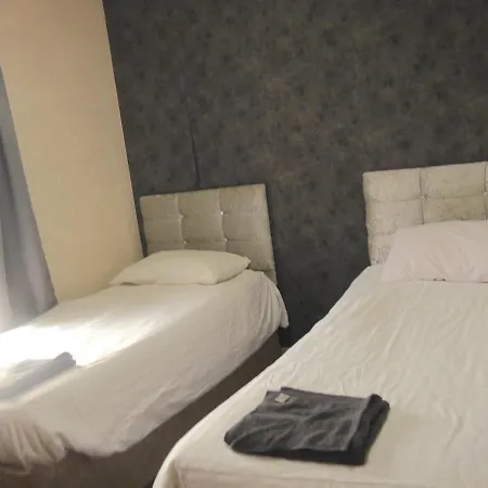 The Stone House Отель 2*