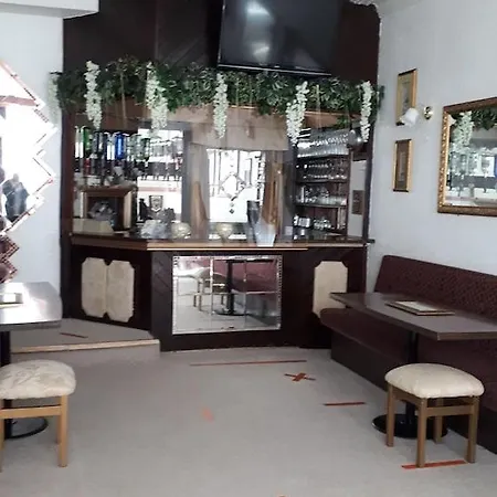 Aysgarth House מלון 3*