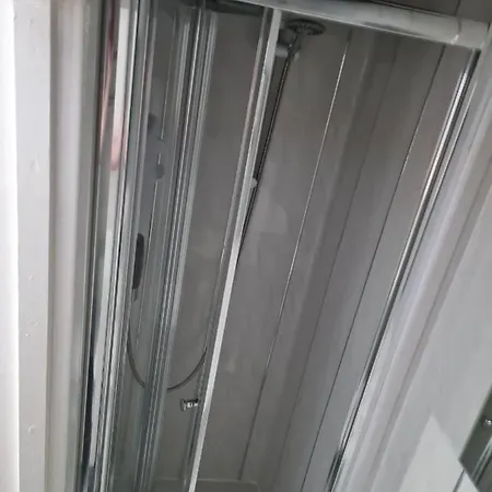 Queens Plaza לינה וארוחת בוקר בלקפול