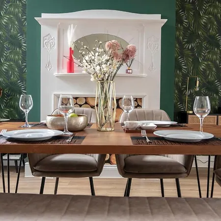 The Callie By Sasco Holiday home *