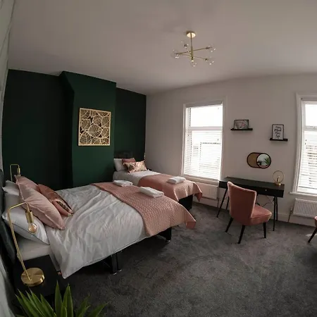The Callie By Sasco Holiday home *