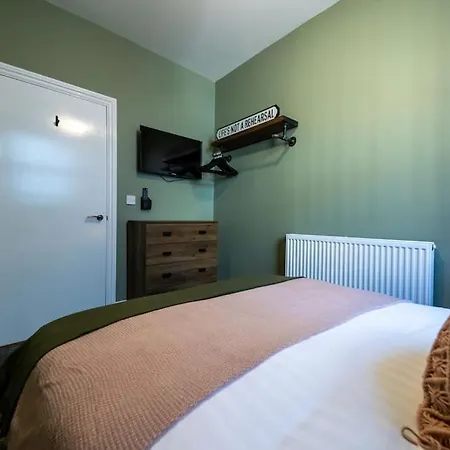 Veyron - Part Of The V Group Apartment