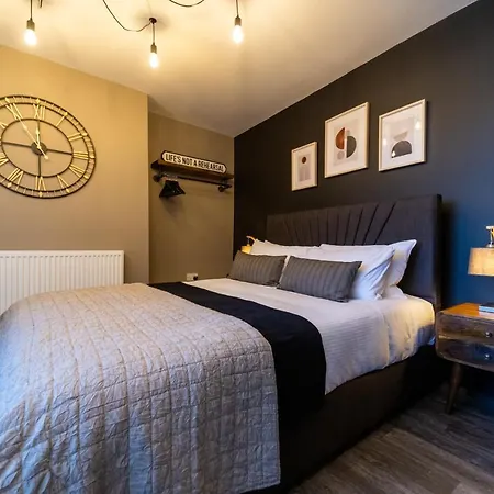 Veyron - Part Of The V Group Apartment *