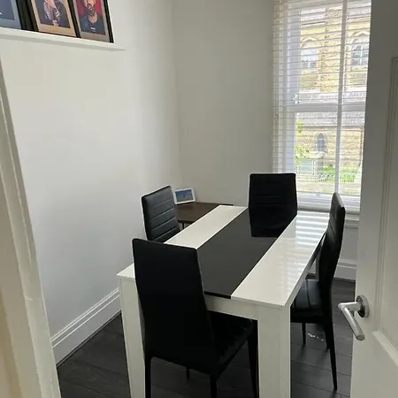 Apartment Two Bedroom Town Centre Blackpool