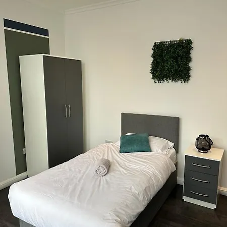 Apartment Abode - South Pier Apartments, Apt 3 *