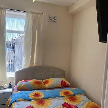 Crosby 3* Blackpool