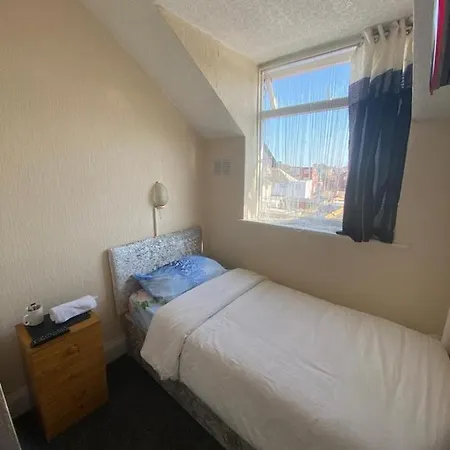 Crosby 3* Blackpool