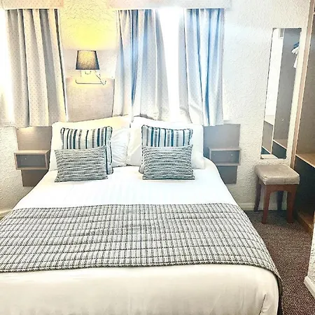 Clifton Court 2* Blackpool