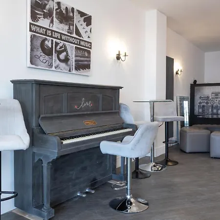 Residency Luxury Seafront 5* 黑潭