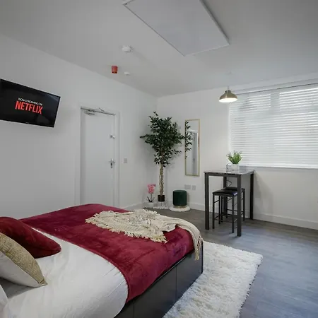 King Sized Luxury - Stylish Flat Blackpool