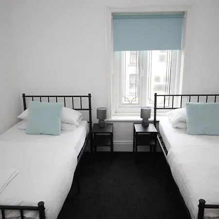 Appartement Barton Beachside - Penthouse Twobedroom Apartment, Double & Twins - & Promenade Location - Over 21's, Family Friendly Only, Id Required, Stairs Access, Free Parking Blackpool