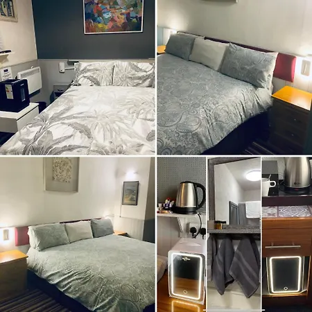 Bromptons Hotel *