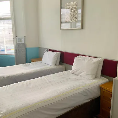 Bromptons Hotel