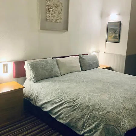 Bromptons Hotel