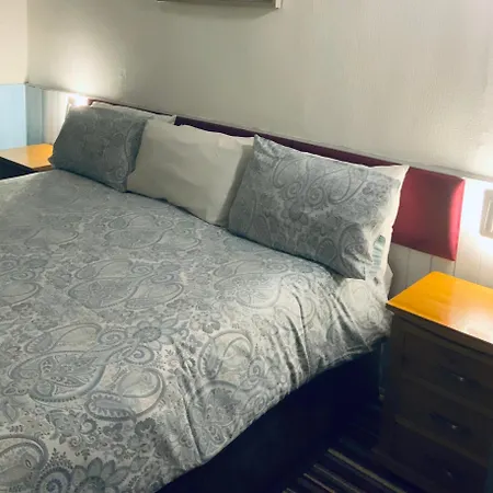 Bromptons Hotel