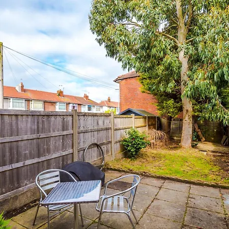 Cosy 2 Bedroom House-short Drive From Pleasure Holiday home Blackpool