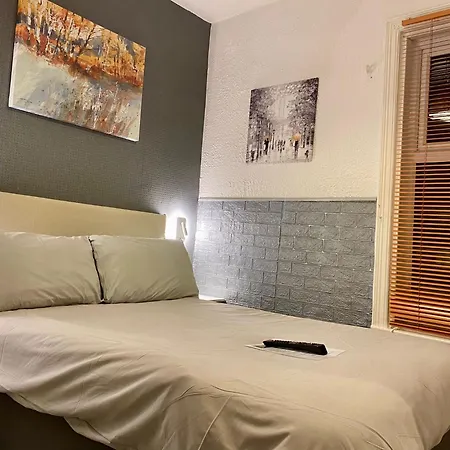 Bromptons Hotel