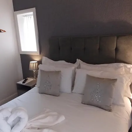 Bed & Breakfast The Rockley 2*