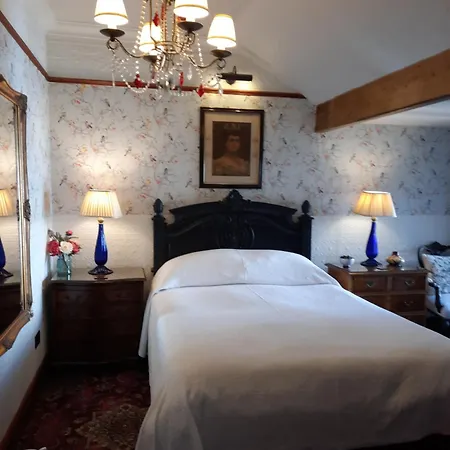 The Lonsdale Guest house 2*