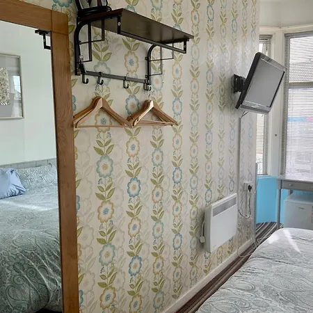 Bromptons Hotel