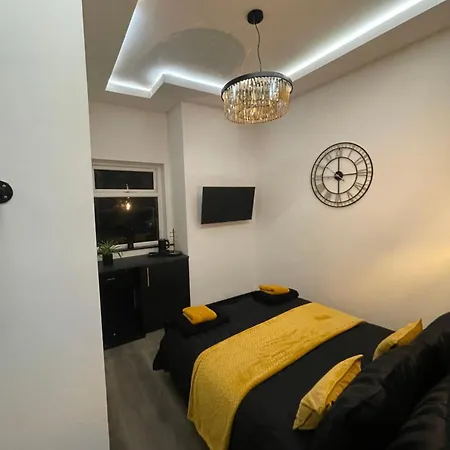 Residency Luxury Seafront 黑潭