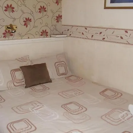 Fern - Road Hotel 2*