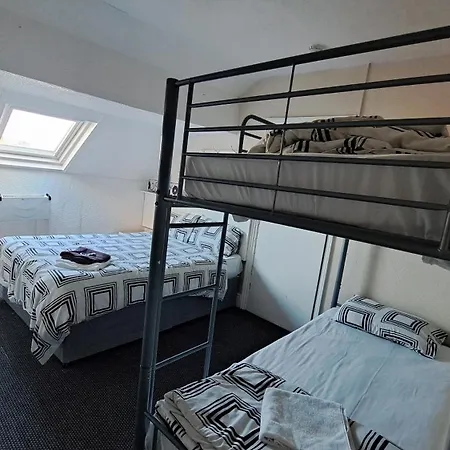Hotel Fern - Road 2*