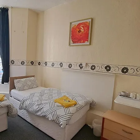 Fern - Road Hotel 2*