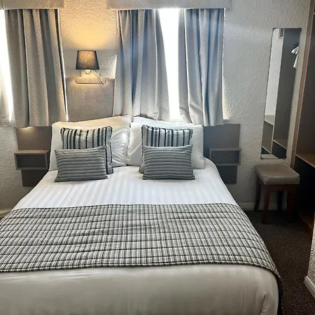 Clifton Court 2* Blackpool