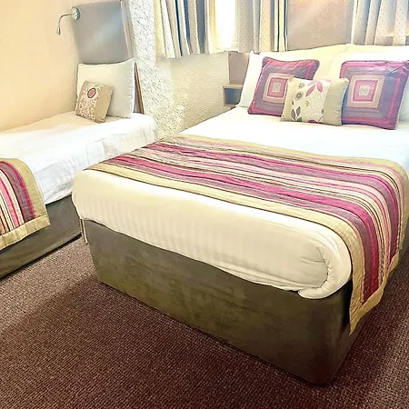 Hotel Clifton Court 2*