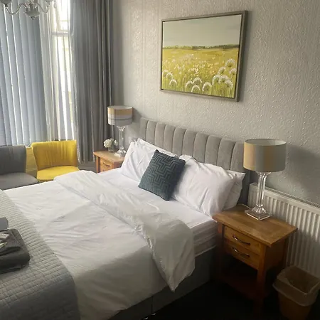 Hotel Bradburys Of