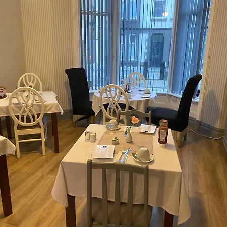 Hotel Bradburys Of
