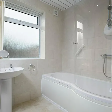 Vakantiehuis Arnside - Spacious 10-bedroom Seaside Blackpool