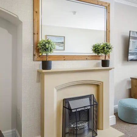 Arnside - Spacious 10-bedroom Seaside