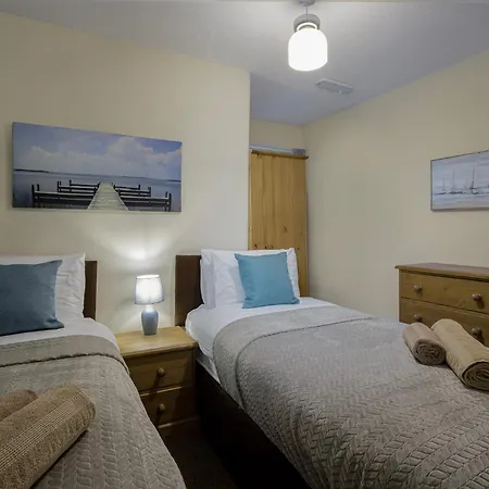 Vakantiehuis Arnside - Spacious 10-bedroom Seaside