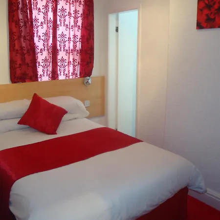 Hotel The Sandhurst 2*