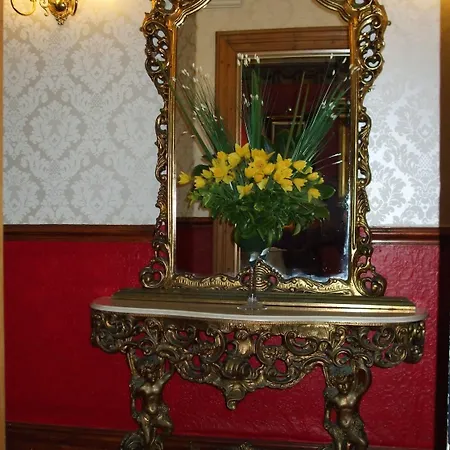 Guest house The Lonsdale 2*