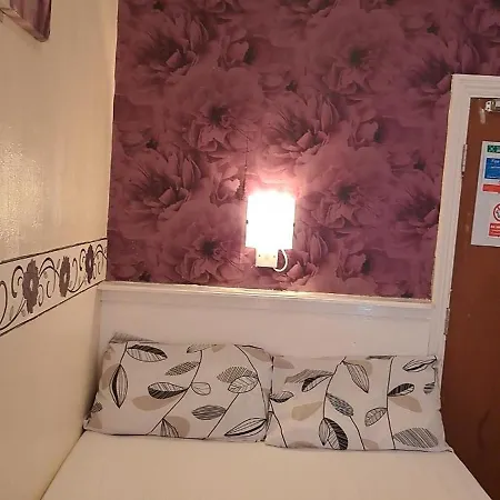 Fern - Road Hotel Blackpool