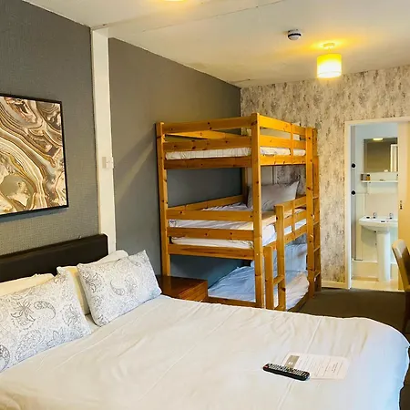 Bromptons Hotel