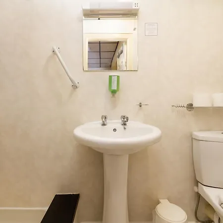 Отель Oak Lea 3*