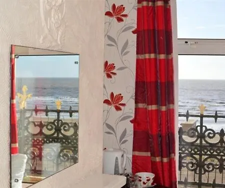 The Chimes On The Sea 3* Блэкпул