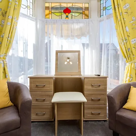 The Beechcliffe - Over 35's Only 3* 블랙풀