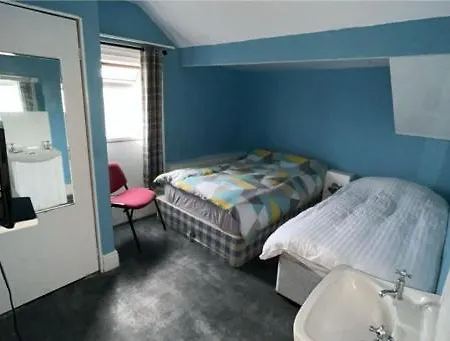 The Merlin Hotel 2*