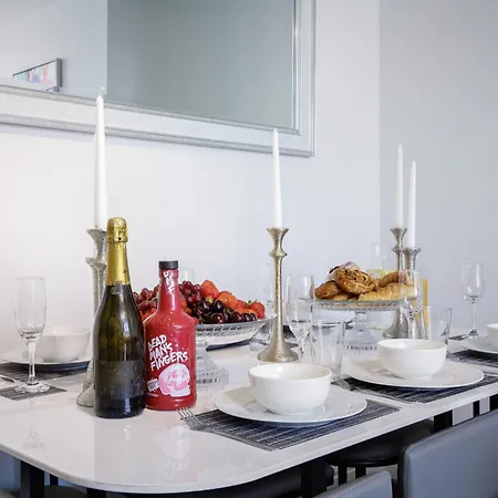 The Place By Sasco - Free Parking Apartment Blackpool