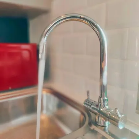 Chelsea 2 Bedroom Promenade Апартаменты *